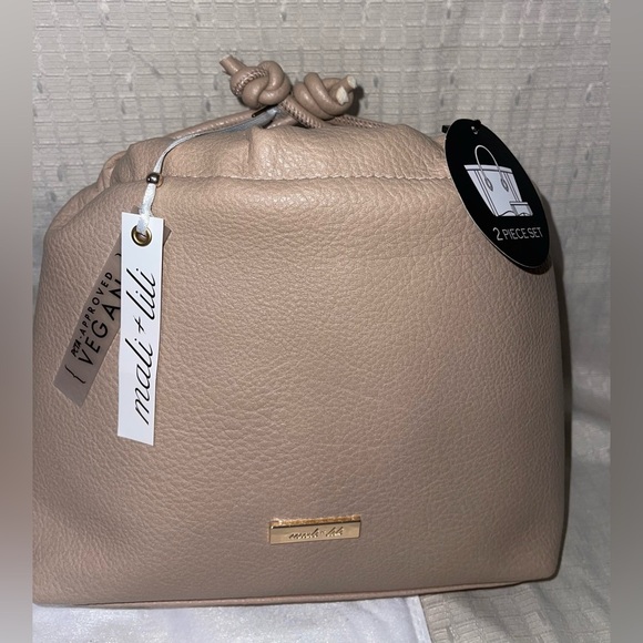 Vegan Leather Handbag & Cosmetic Bag 2-Piece Set - Picture 3 of 14